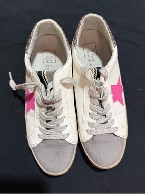 ShuShop ‘Paris’ Cream Sneakers with Pink Star Accent